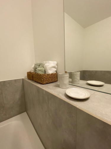 Bright, newly built, fully equipped, luxury apartment with its own small garden