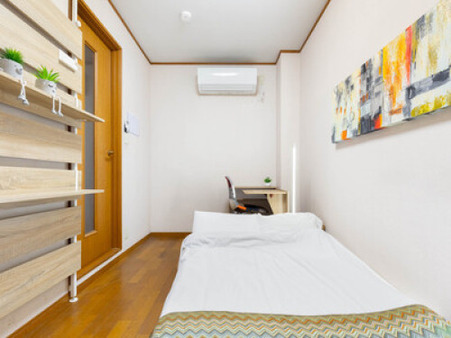 Living with entrepreneur in center