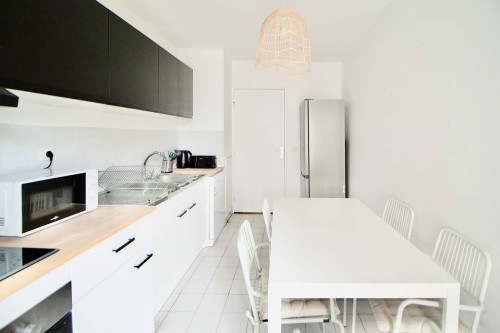 Move into this 11 m² pleasant room in coliving in Puteaux