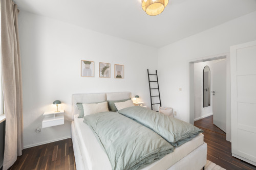 Stylish 3-Room Period Apartment in Lüneburg – Quiet, High-Quality & Ideal for Temporary Living from October