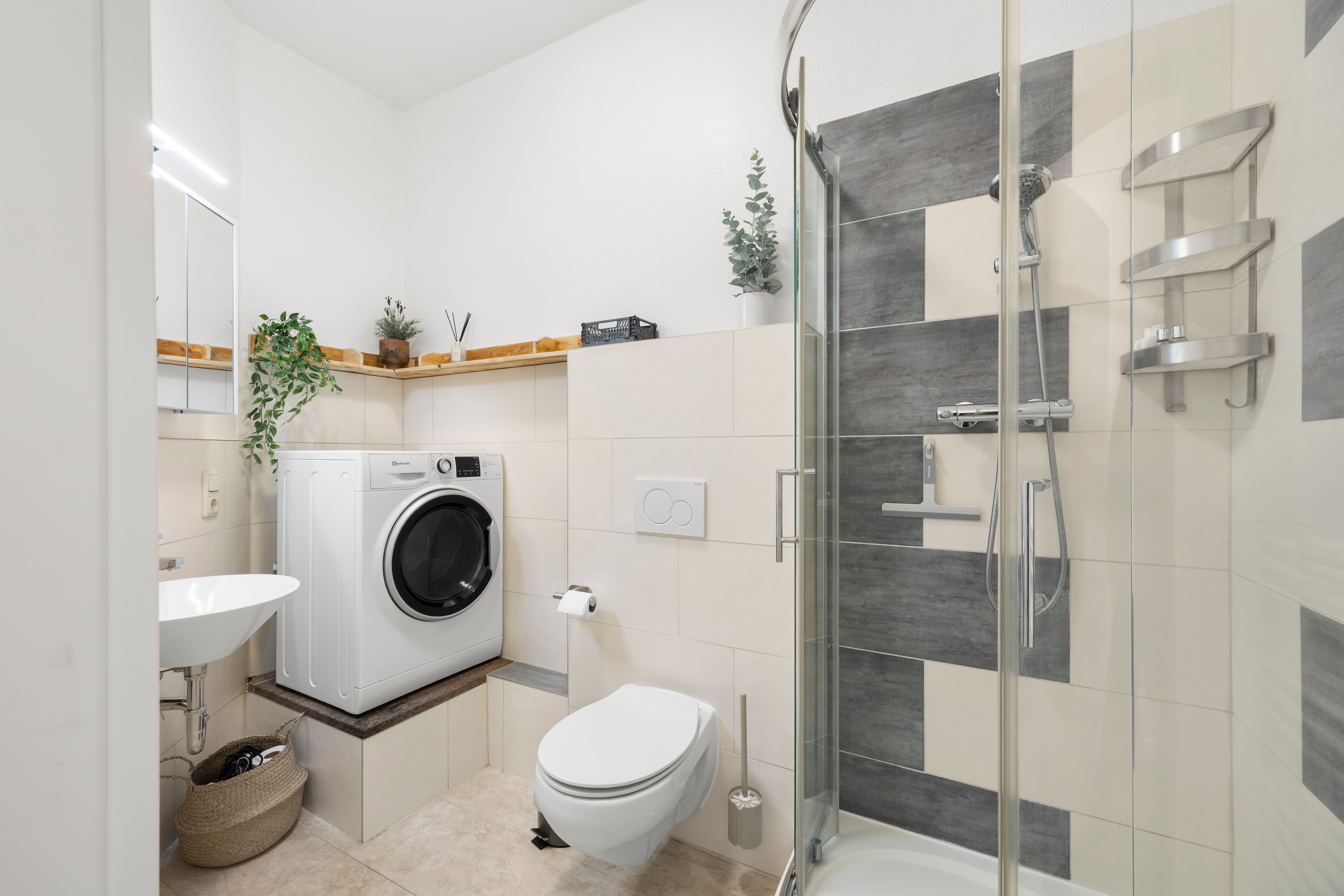 Stylish 3-Room Period Apartment In Lüneburg – Quiet, High-Quality & Ideal For Temporary Living From  - 3