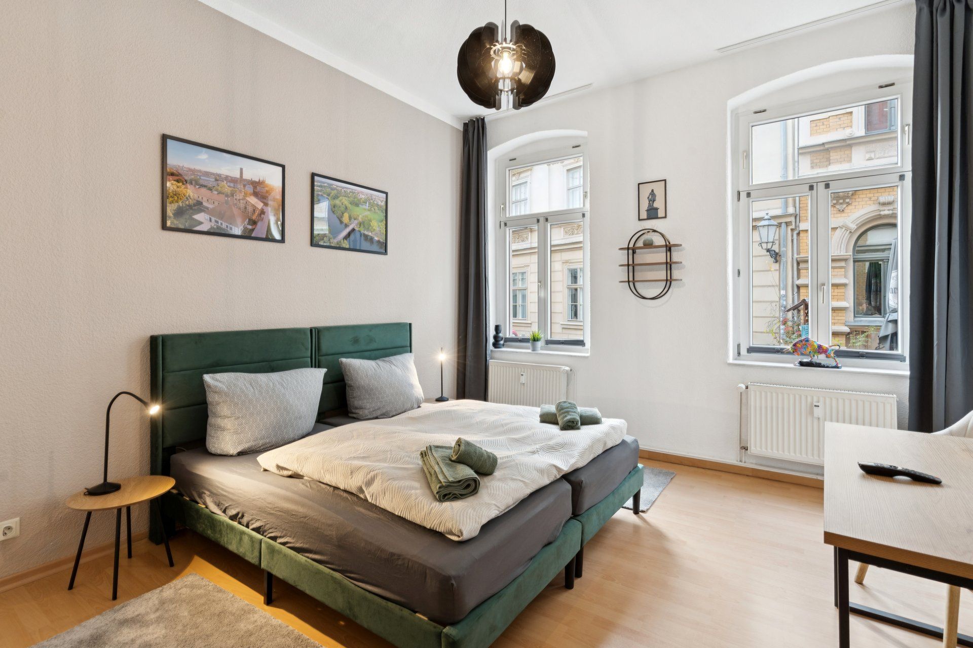 Modern Design Apartment With Fully Equipped Kitchen & Workspace In Central Location - 20