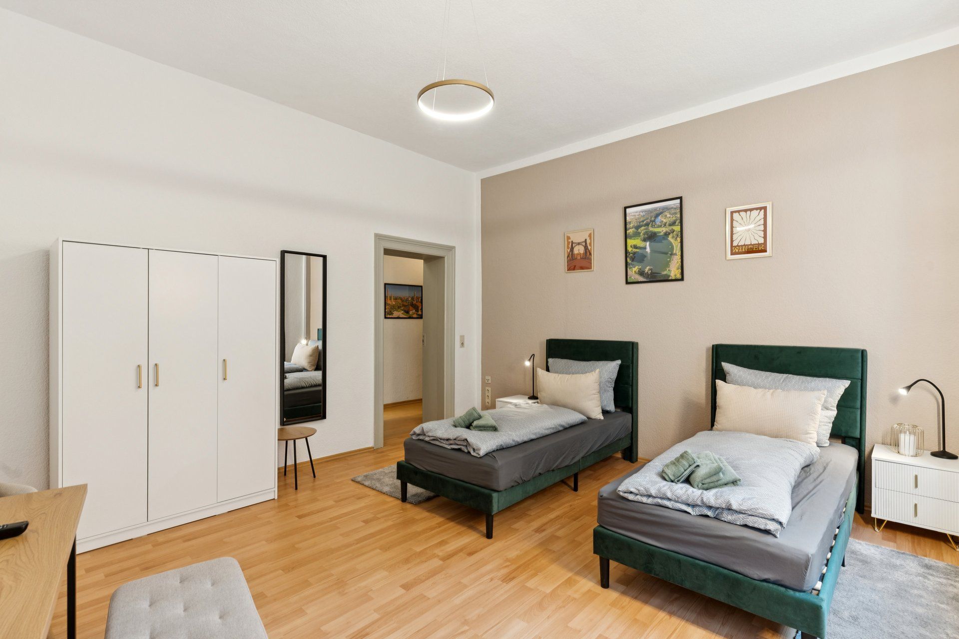 Modern Design Apartment With Fully Equipped Kitchen & Workspace In Central Location - 12