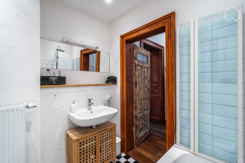 Charming apartment with balcony in Dresden's trendy hip district