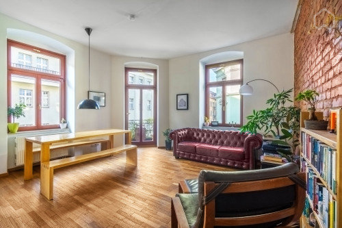Charming apartment with balcony in Dresden's trendy hip district