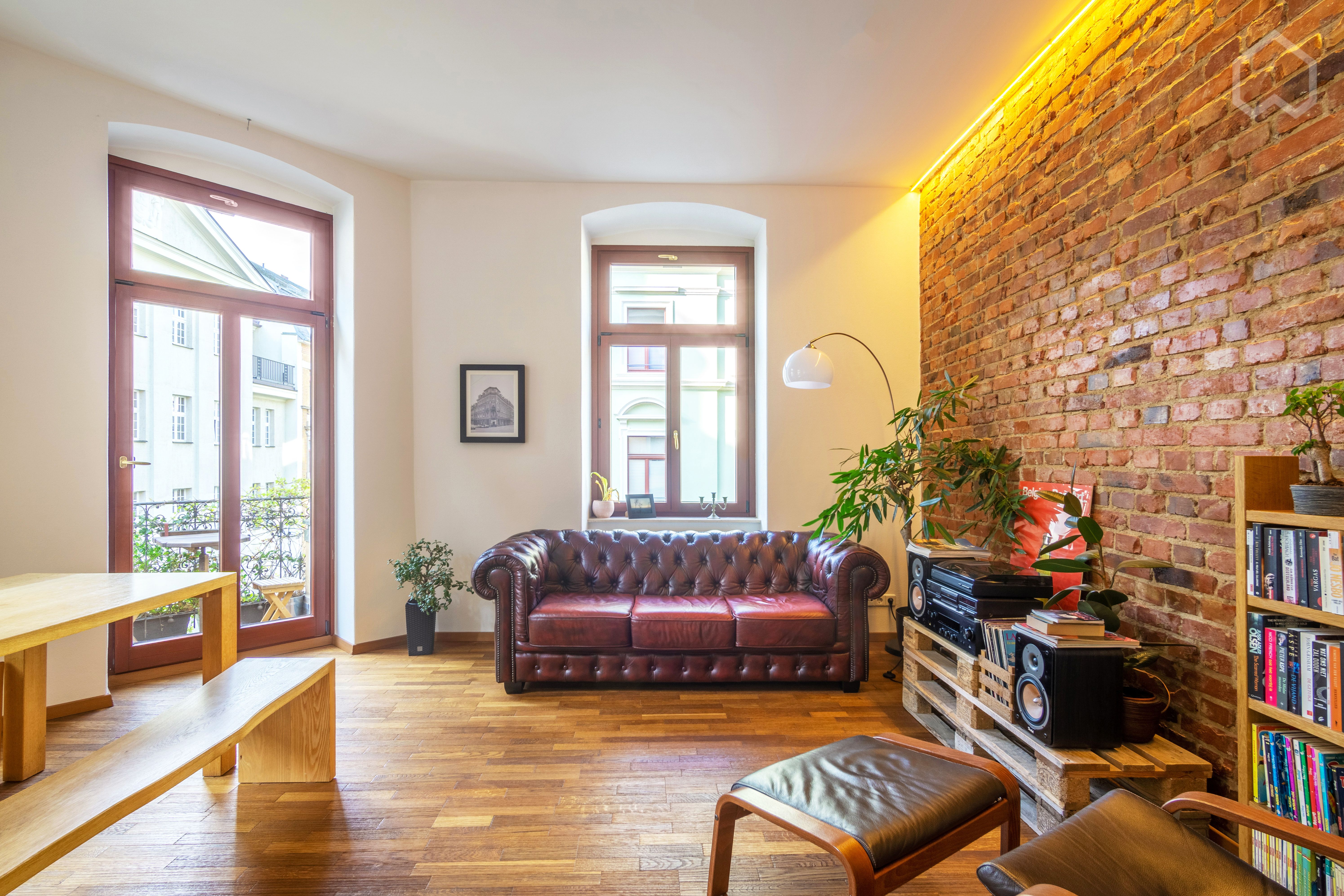 Charming Apartment With Balcony In Dresden's Trendy Hip District - 18