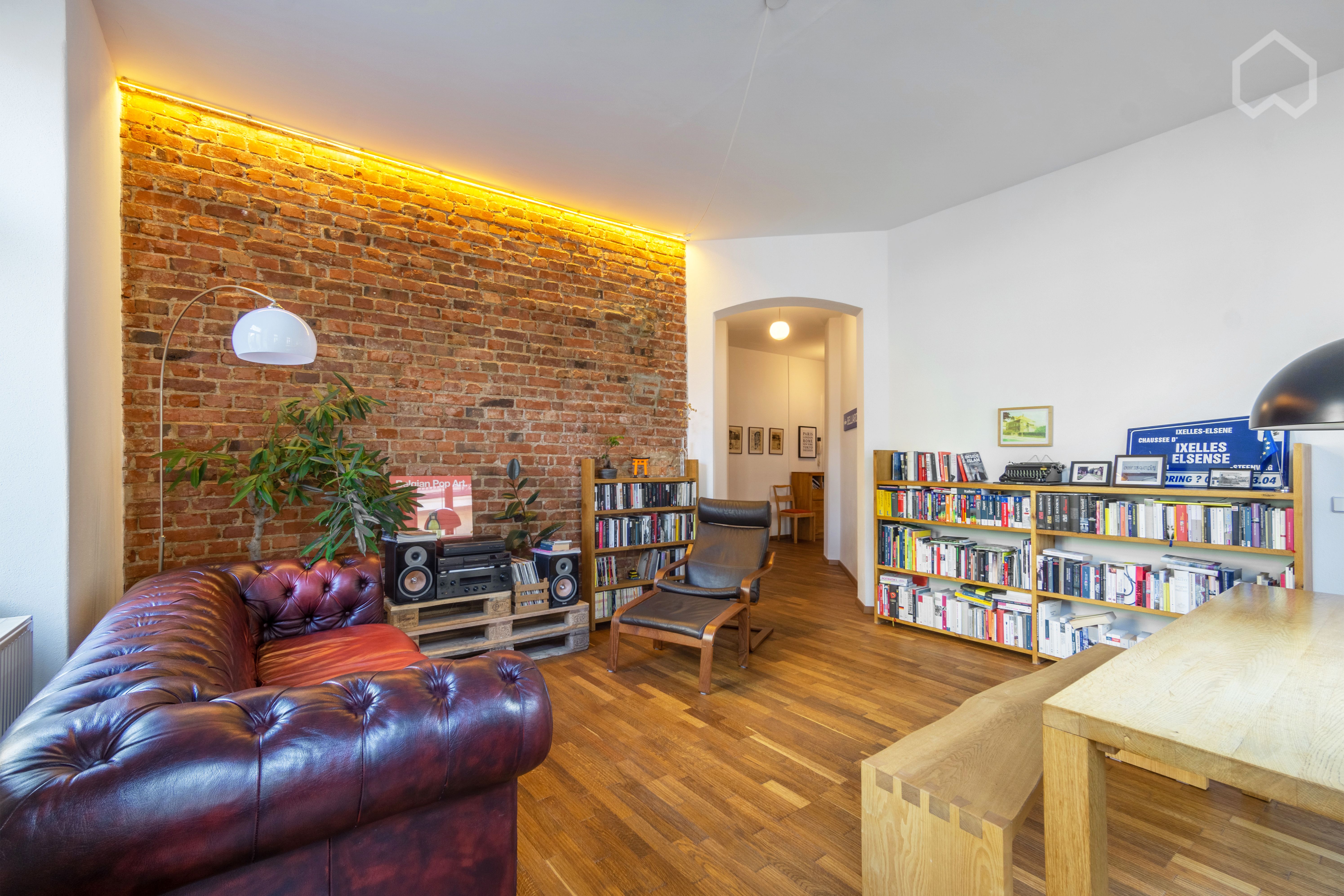 Charming Apartment With Balcony In Dresden's Trendy Hip District - 20