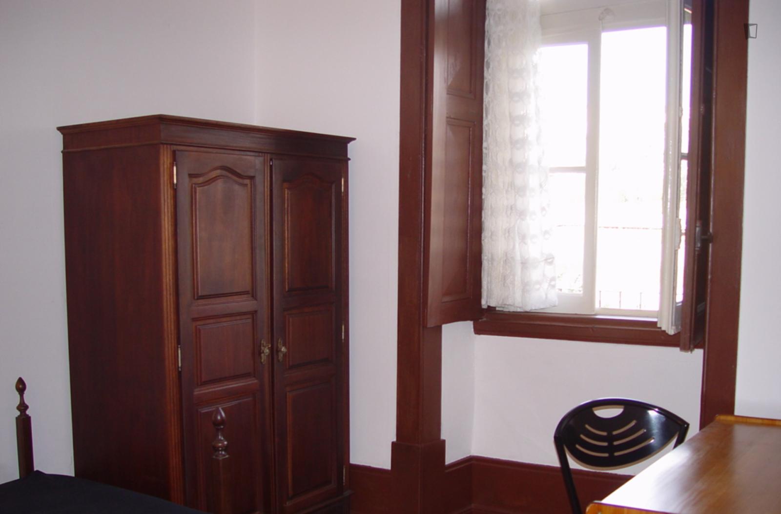 Cosy Double Bedroom In Baixa De Santa Clara - Cosy double bedroom in Baixa de Santa Clara - Gallery - 1