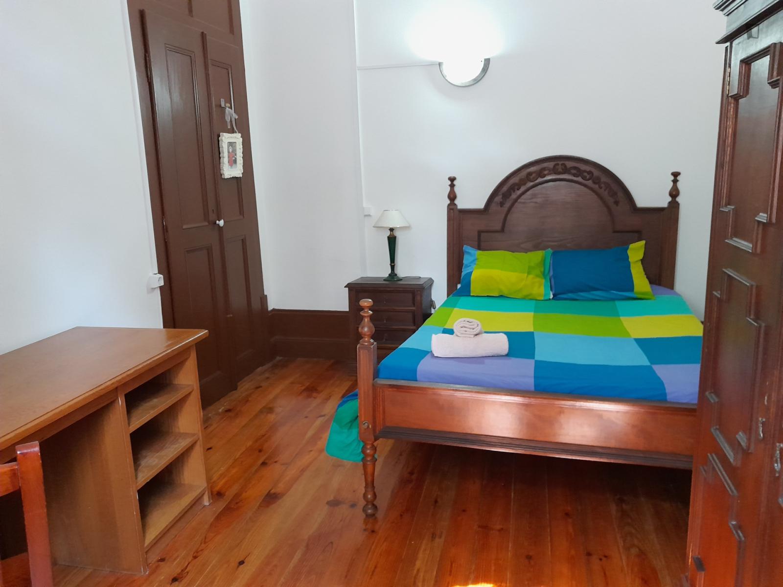 Nice Double Bedroom In Baixa De Santa Clara  -  Nice double bedroom in Baixa de Santa Clara  - Gallery -  1