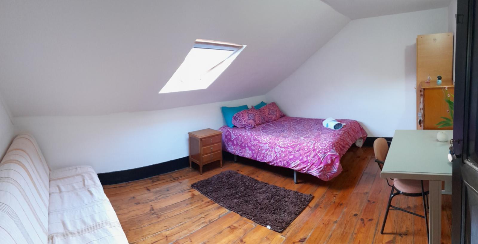  Inviting Double Bedroom In Baixa De Santa Clara  -  Inviting double bedroom in Baixa de Santa Clara  - Gallery -  1