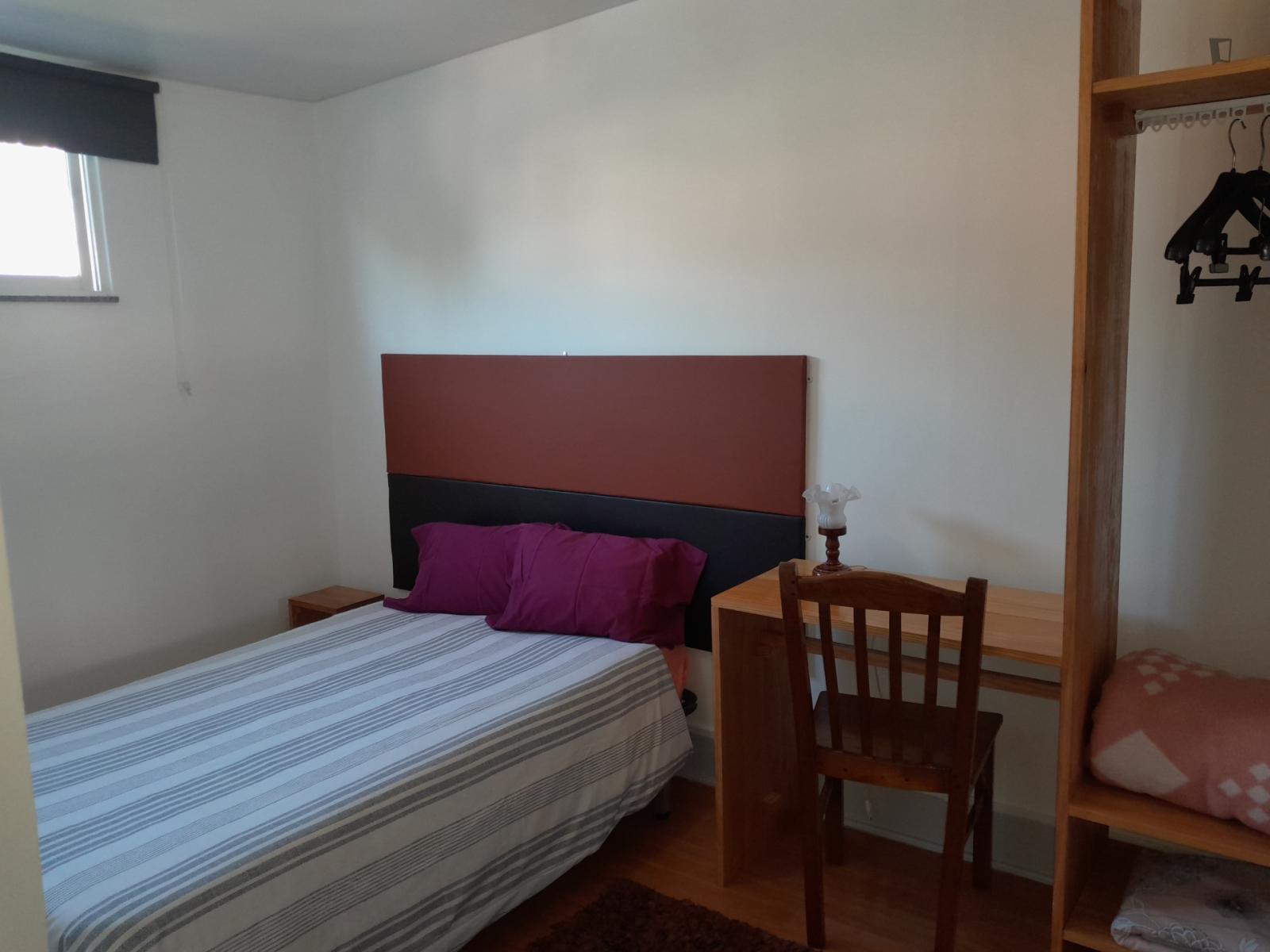  Very Nice Single Bedroom In Baixa De Santa Clara  -  Very nice single bedroom in Baixa de Santa Clara  - Gallery -  1