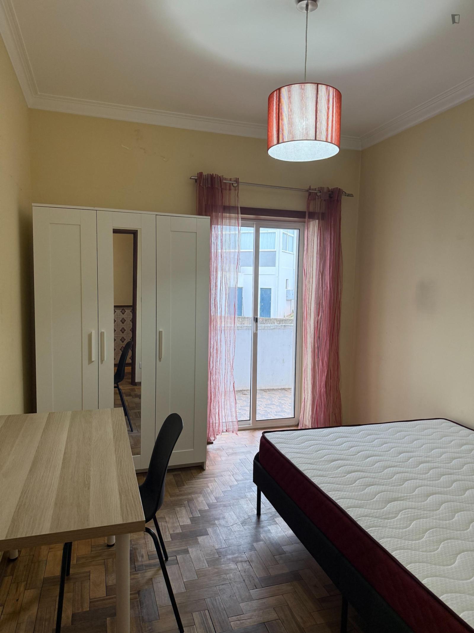  Cozy Double Bedroom With A Balcony Close To Faculty Of Economics, University Of Coimbra  -  Cozy Double Bedroom with a balcony close to Faculty of Economics, University of Coimbra  - Gallery -  1