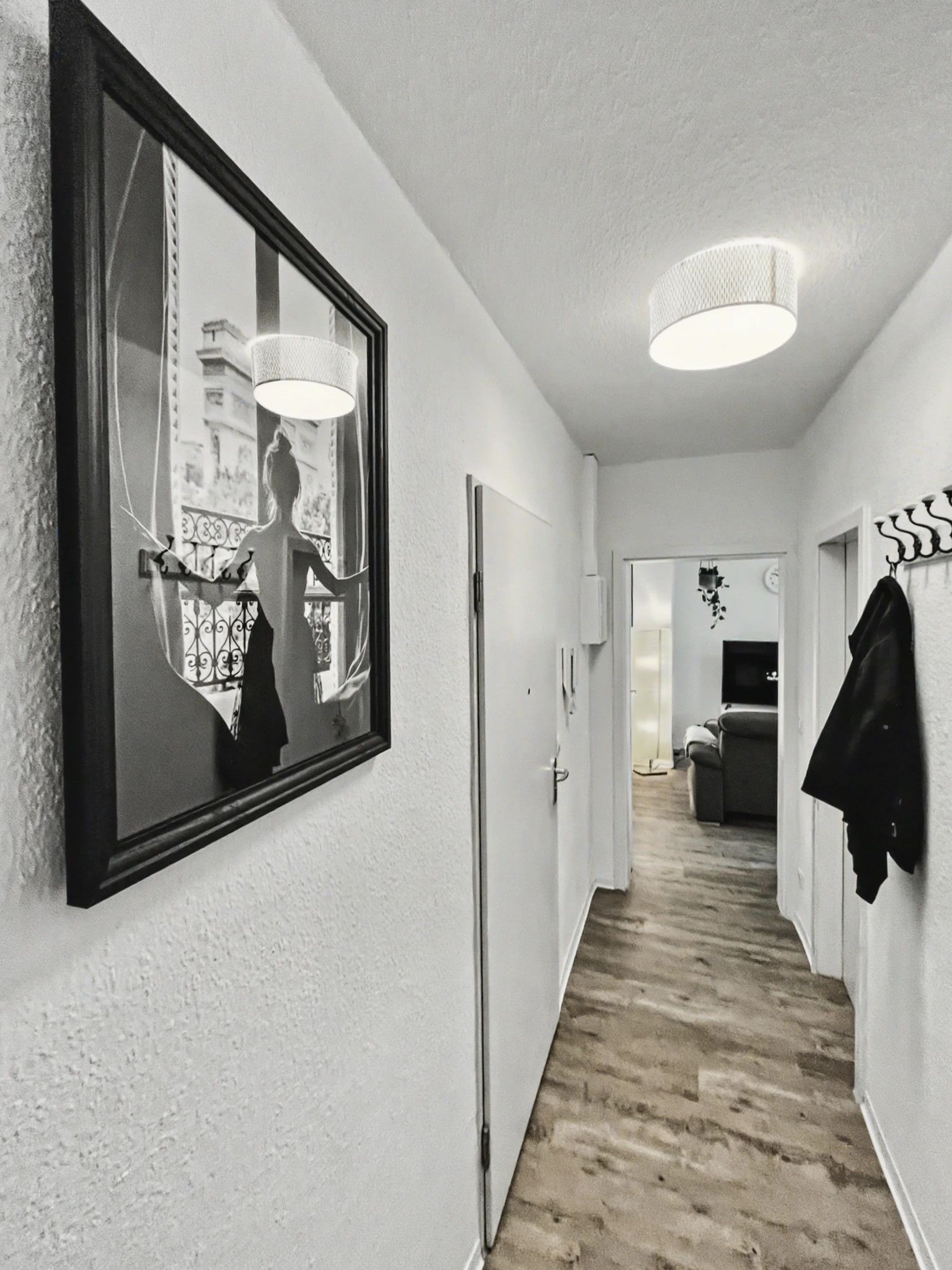 Stylish & Cosy 2 Room Apartment With Huge Balcony Direct In The City - 1