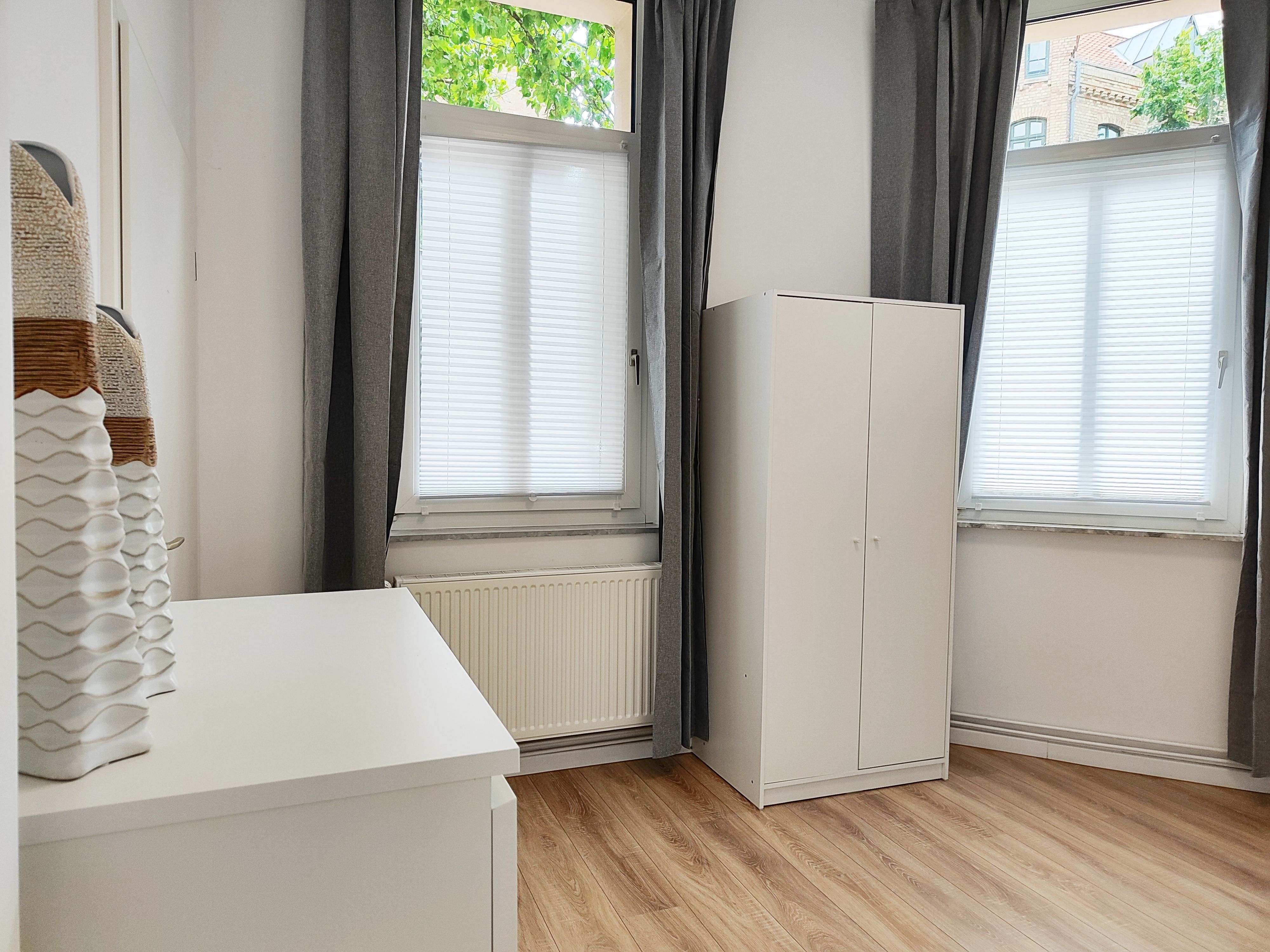 Modern, Bright Apartment Near The City Center - 15