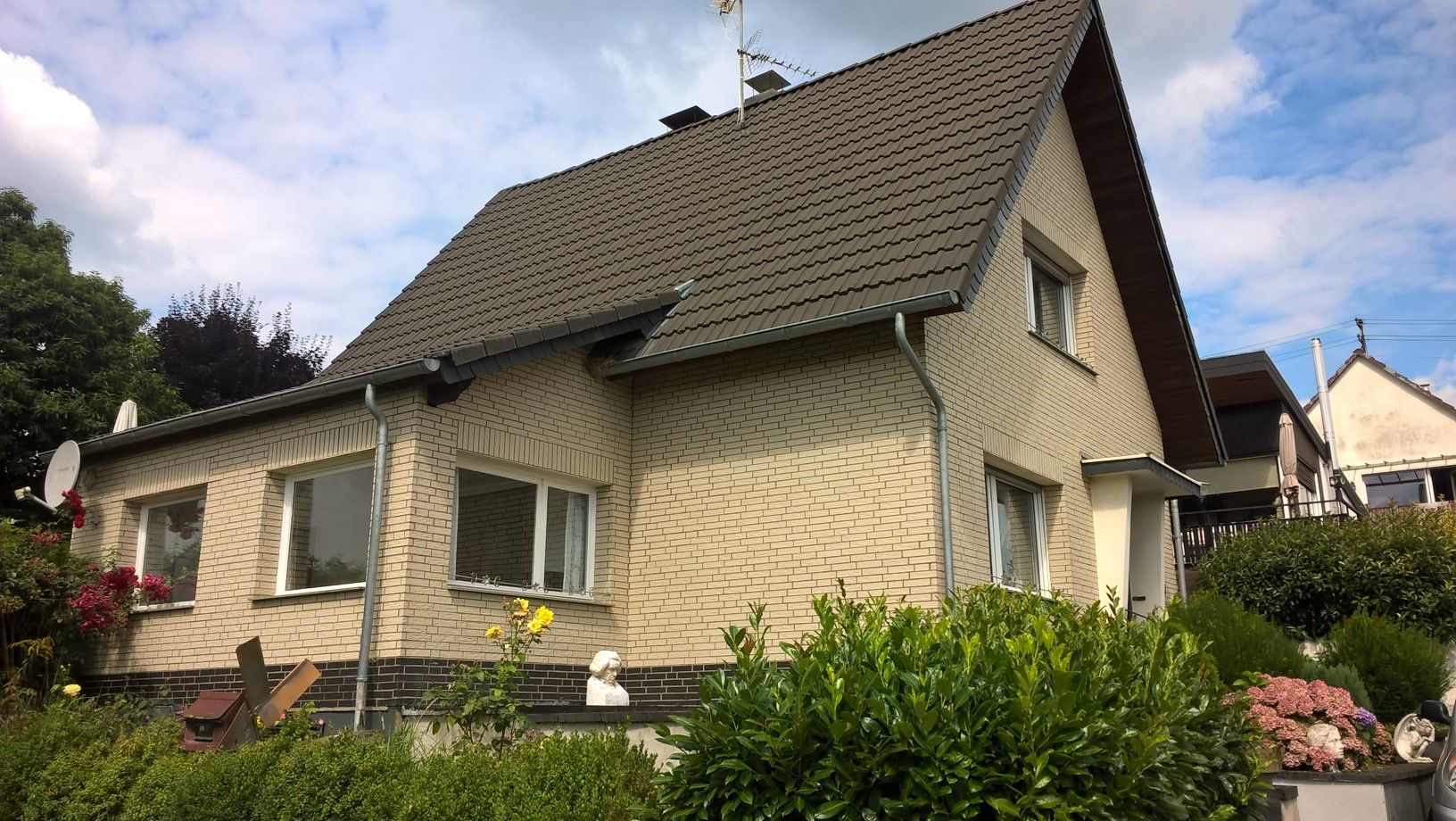 Neat Suite In Bornheim - 12