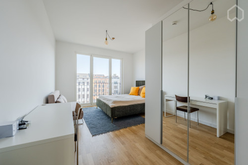 Top Location & a speciuos Apartment with Sun Terrace and Stunning Views!