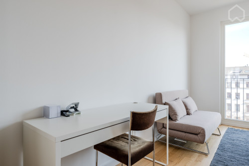 Top Location & a speciuos Apartment with Sun Terrace and Stunning Views!