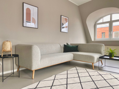 Exclusive 100 sqm Penthouse Apartment with 4 rooms in the Heart of Berlin Mitte