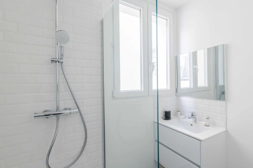 Spacious 49m2 Apartment on the 5th Floor with Two Bedrooms