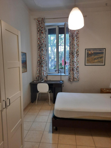 Single Bedroom in a shared apartment in Rome