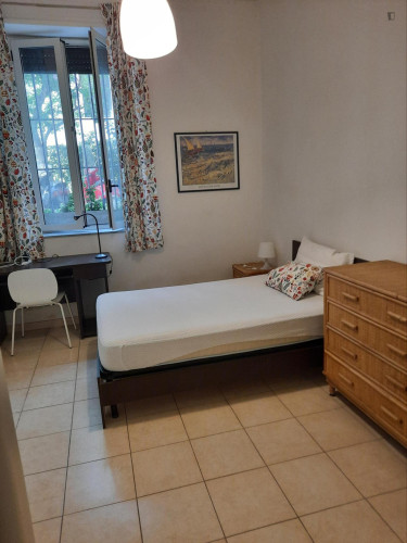 Single Bedroom in a shared apartment in Rome