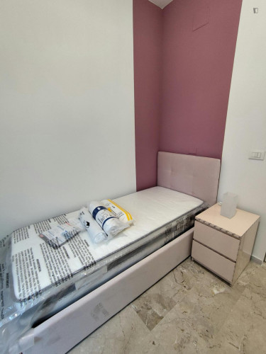 Cute single bedroom with balcony in central Bologna