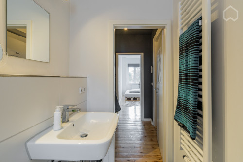 Quiet studio in Neukölln Schillerkiez with sunset view