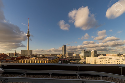 Exclusivity at Alexanderplatz with panoramic view over Berlin