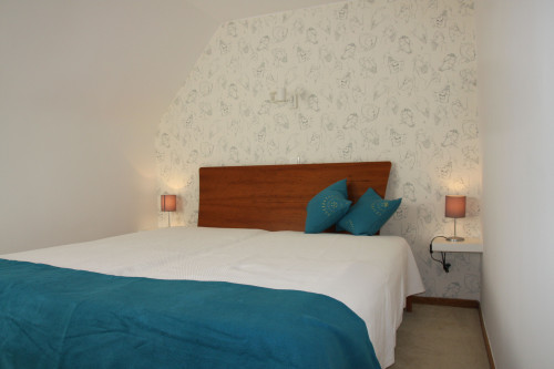 Loft mit Turmzimmer in Villa im Park und überwachtem Parkplatz - Gallery - 12
