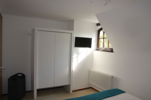 Loft mit Turmzimmer in Villa im Park und überwachtem Parkplatz