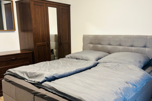 Newly Renovated & Modern: Fully Furnished 3-Bedroom Apartment near Düsseldorf