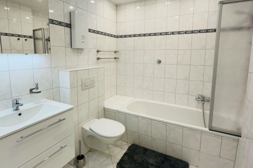 Newly Renovated & Modern: Fully Furnished 3-Bedroom Apartment near Düsseldorf - Gallery - 14