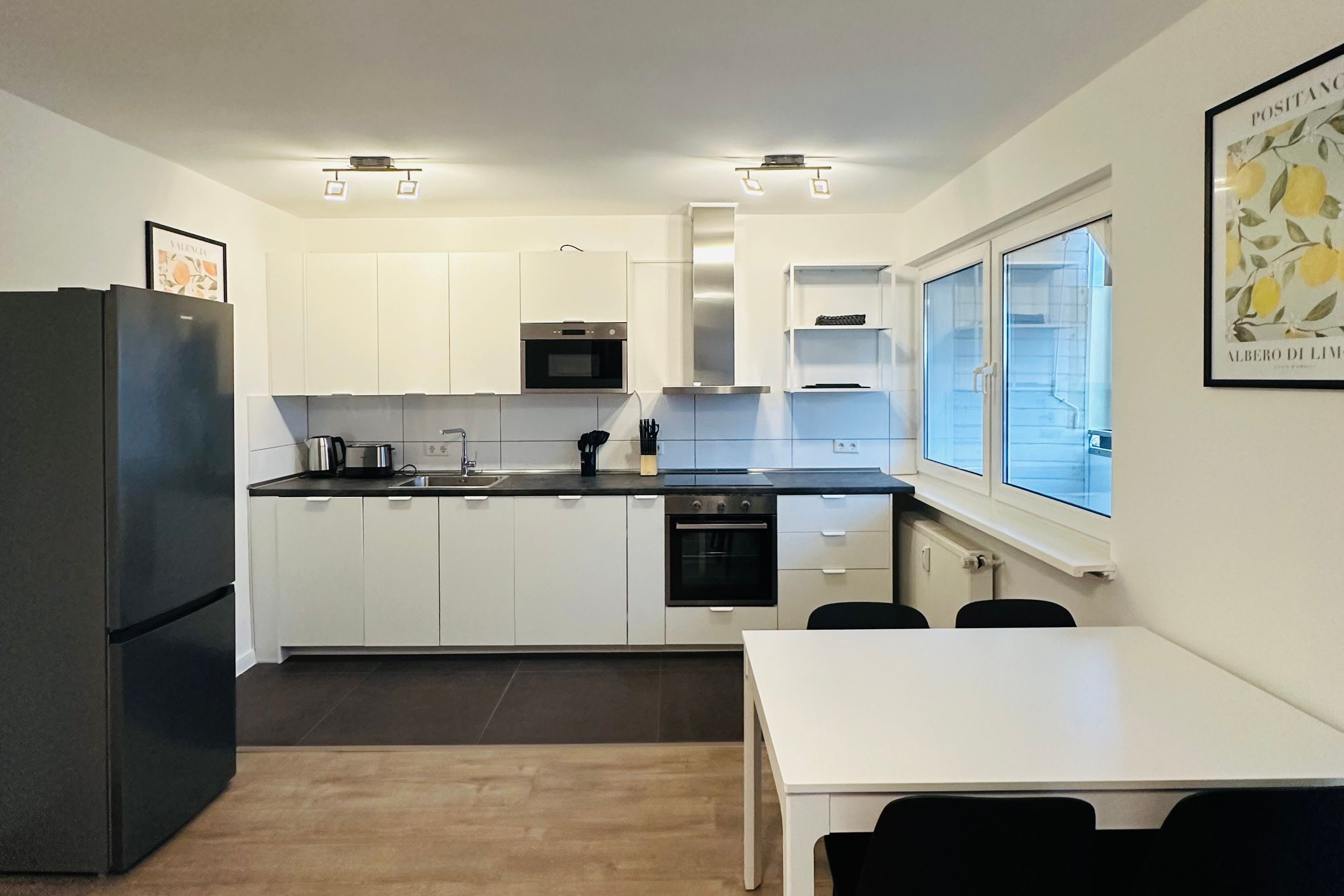 Newly Renovated & Modern: Fully Furnished 3-Bedroom Apartment Near Düsseldorf - 11