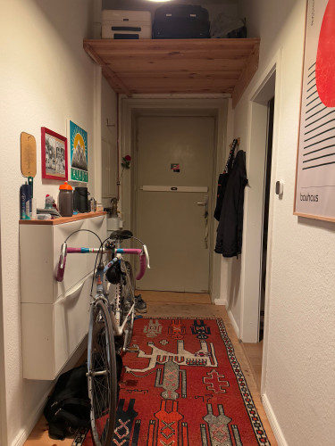 Fashionable and beautiful suite conveniently located