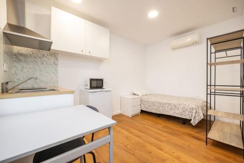 Very cool studio in Celas, Coimbra