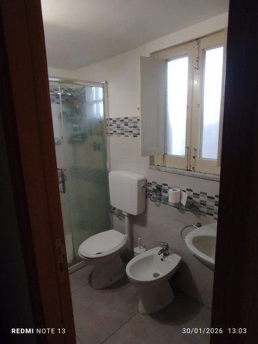 Spacious double bedroom on two leves in comfortable location