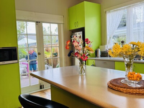 Hospitable couple in Hamilton City