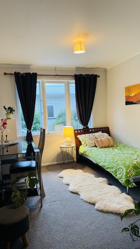  Double Bedroom(Full Room)  -  Hospitable couple in Hamilton City  - Gallery -  1