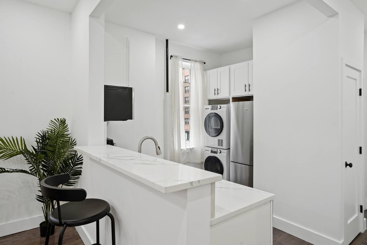 #377: Prospect Lefferts Gardens - Full Bedroom A - 7