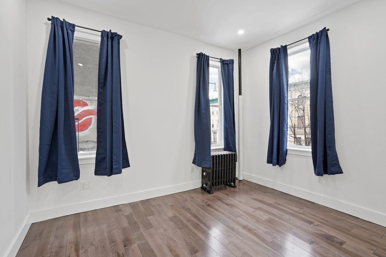 #377: Prospect Lefferts Gardens - Queen Bedroom D - 3