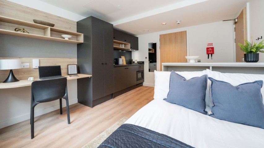  Large Classic Studio  -  Straits Place  - Gallery -  1