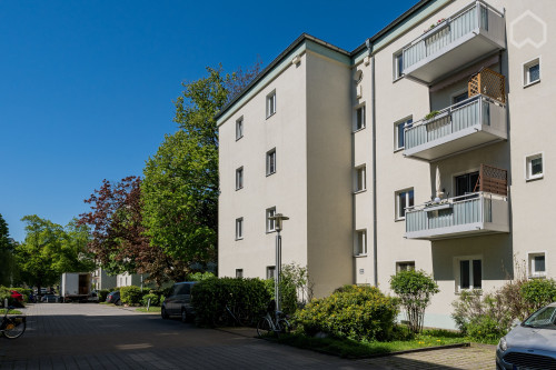 Neat & quiet suite in nice area