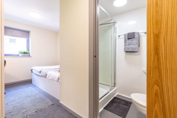 Standard En-Suite - Rosedale Court - Gallery - 9