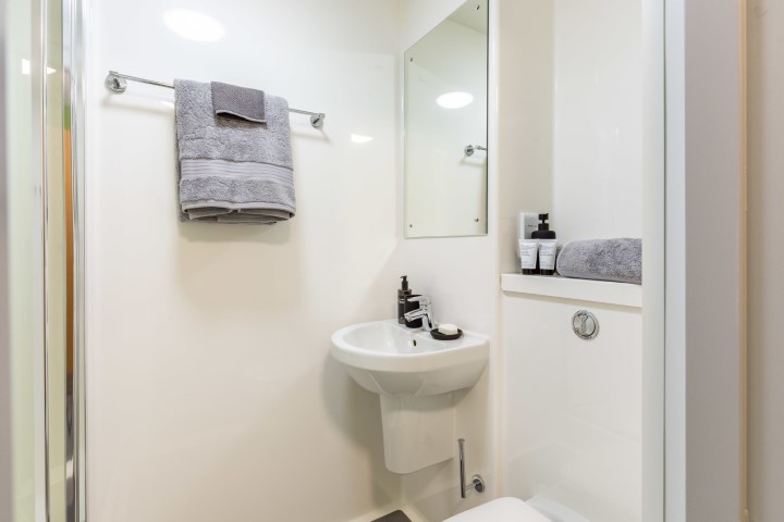 Premium En-Suite - Rosedale Court - Gallery - 7
