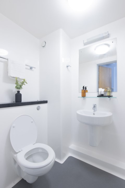 Standard En-Suite - 6