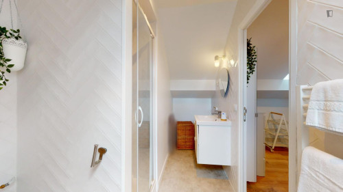 Sublime double ensuite bedroom with kitchenette, in Fontainebleau