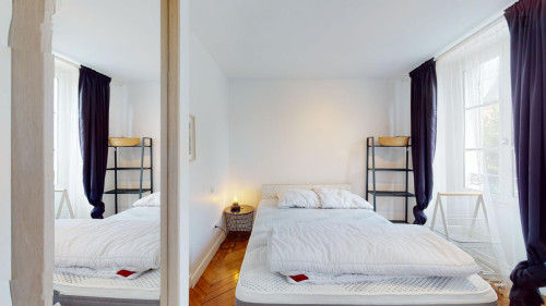 Delightful double ensuite bedroom with kitchenette, in Fontainebleau