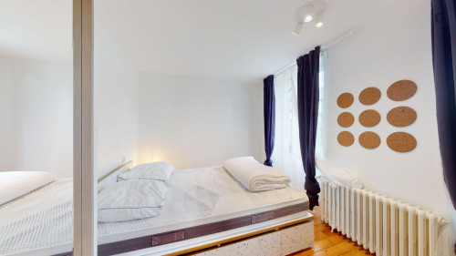 Marvellous double ensuite bedroom with kitchenette, in Fontainebleau