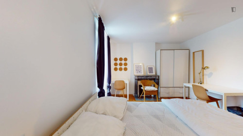 Comfy double ensuite bedroom with kitchenette, in Fontainebleau