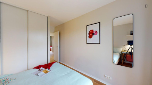 Double ensuite bedroom near Parc de l'île Saint-Germain